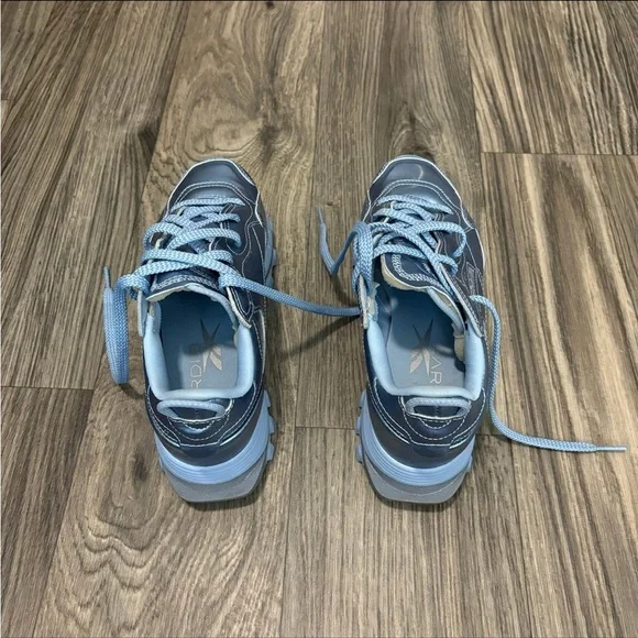 Cardi B x Reebok Metallic Design Classic Leather Sneakers - Picture 4 of 6